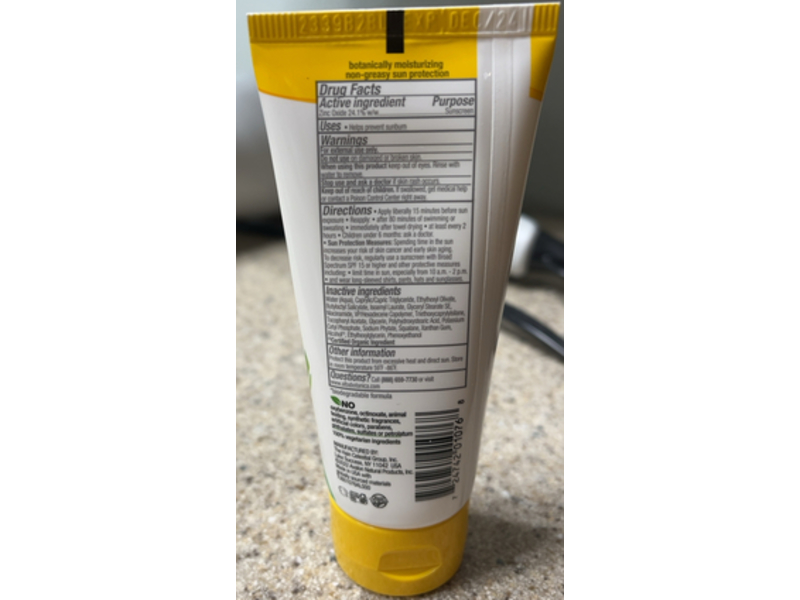 Alba Botanica Sheer Mineral Face Sunscreen, SPF 30, Fragrance Free, 2 fl oz/59 mL