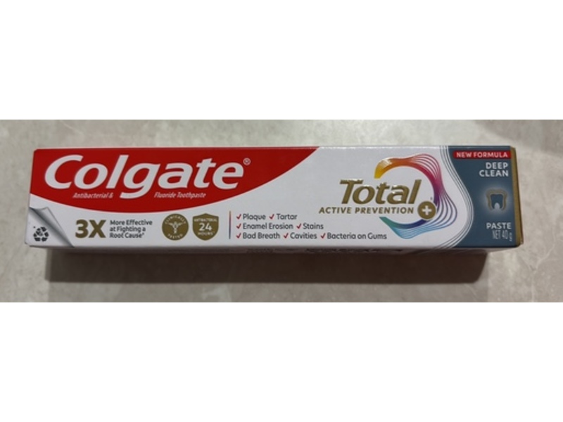 Colgate Total Active Prevention + Fluoride Toothpaste, Deep Clean, 40 g