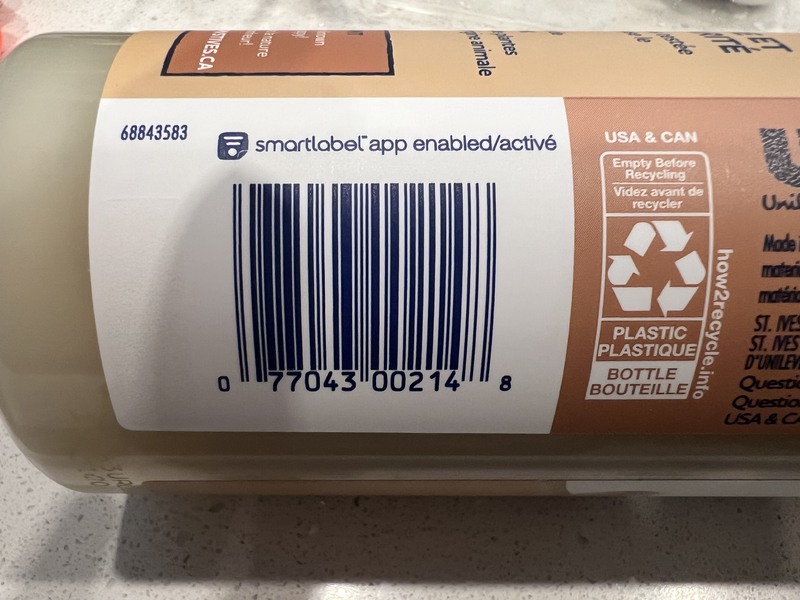 St. Ives Soothing Body Wash, Oatmeal & Shea Butter, 22 fl oz / 650 ml