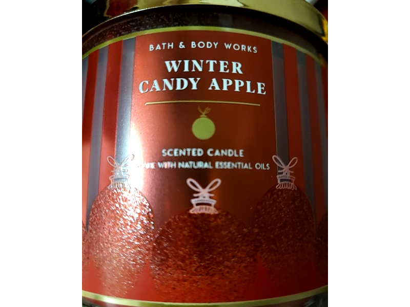 Bath & Body Works Winter Candy Apple Candle, Natural Essential Oils, 14.5 oz/411 g