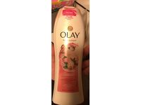 Olay Fresh Outlast Body Wash, Cooling White Strawberry & Mint, 13.5 fl oz/400 mL - thumbnail 2