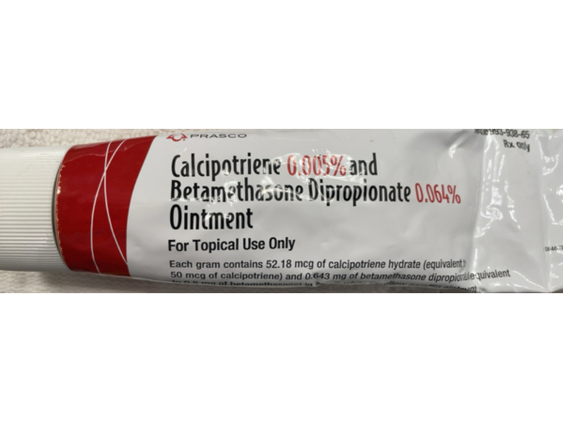 Calcipotriene 0.005% and Betamethasone Dipropionate 0.064% Ointment, Prasco, (Rx)