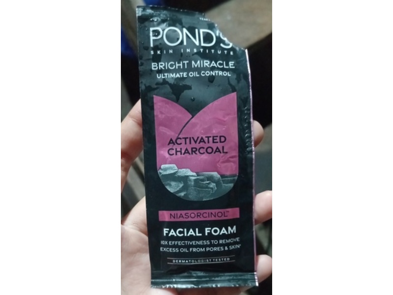Ponds Bright Miracle Facial Foam, Activated Charcoal Niasorcinol, 10 g