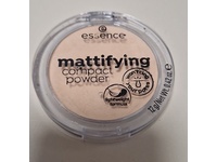 Essence Mattifying Compact Powder, 11 Pastel Beige, 0.42 oz/12 g - Image 3