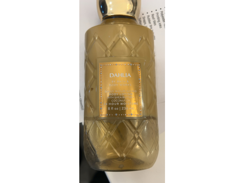 Bath & Body Works Dahlia Daily Nourishing Body Lotion, Shea Butter + Coconut Oil, 8 fl oz/236 mL