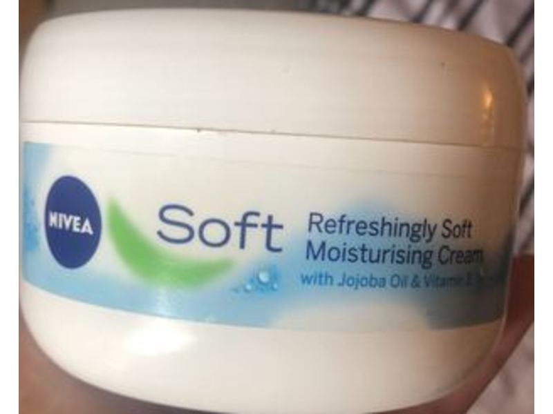 Nivea Soft Refreshingly Soft Moisturising Cream, Jojoba Oil & Vitamin E, 500 ml