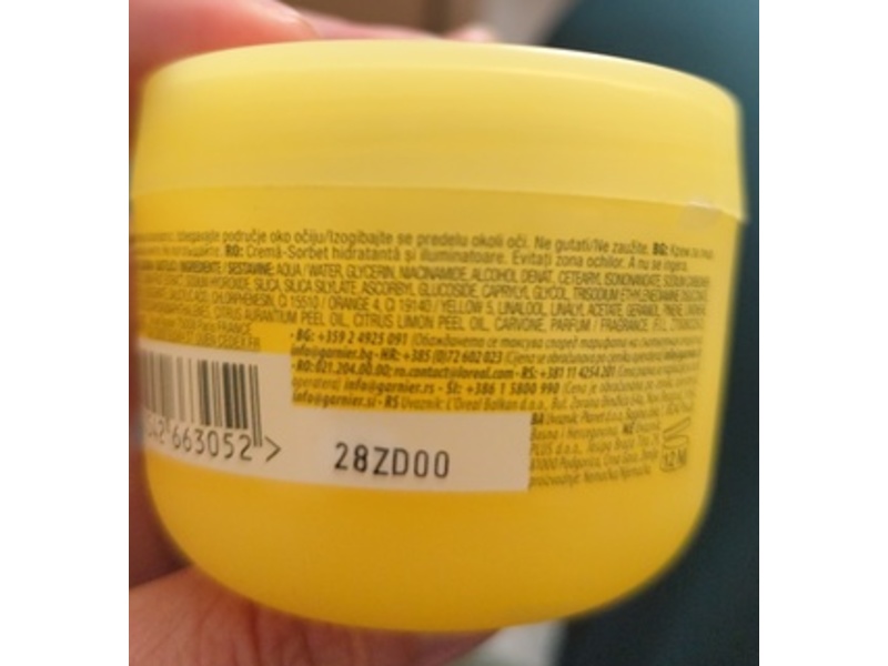 Garnier Fresh & Bright Hydrating Sorbet Cream, Vitamin C, 85 mL