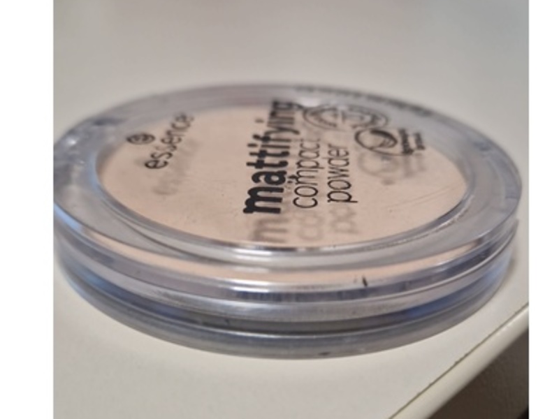 Essence Mattifying Compact Powder, 11 Pastel Beige, 0.42 oz/12 g