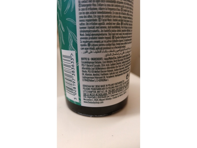 The Body Shop Skin Clearing Body Wash, Tea Tree, 2.0 fl oz/60 mL