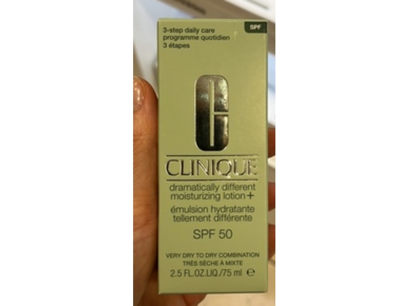 Clinique Dramatically Different Moisturizing Lotion, SPF 50, 2.5 fl oz/75 mL