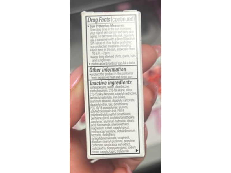 LA Roche-Posay Anthelios Tinted Mineral Light Fluid Sunscreen, SPF 40, Medium, 0.17 fl oz/5 mL