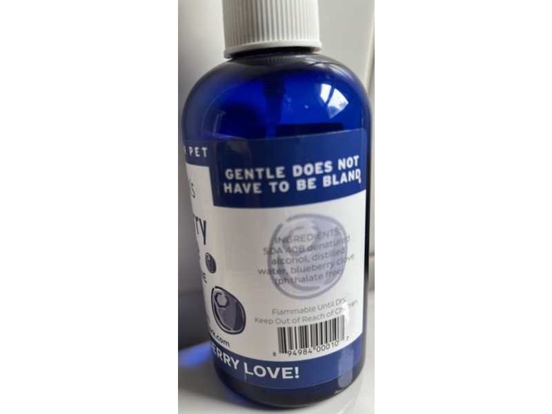 Showseason South Bark's Blueberry Clove Pet Cologne, 8.5 oz/251 mL