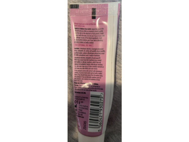 AproDerma Daily Moisturiser & Pre Bathing Emollient, 30 g