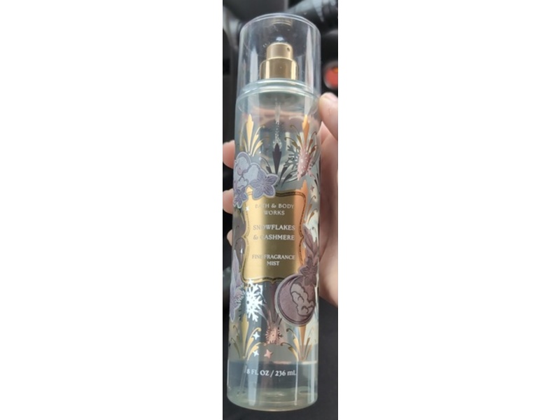Bath & Body Works Fine Fragrance Mist , Snowflakes & Cashmere, 8 fl oz/236 mL