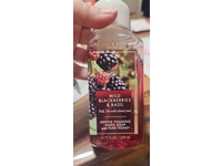Bath & Body Works Gentle Foaming Hand Soap, Wild Blackberries, 8.75 fl oz/259 mL - Image 3