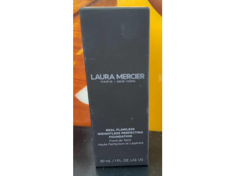 Laura Mercier Real Flawless Weightless Perfecting Foundation, 2W1 Macadamia, 1 fl oz/30 mL