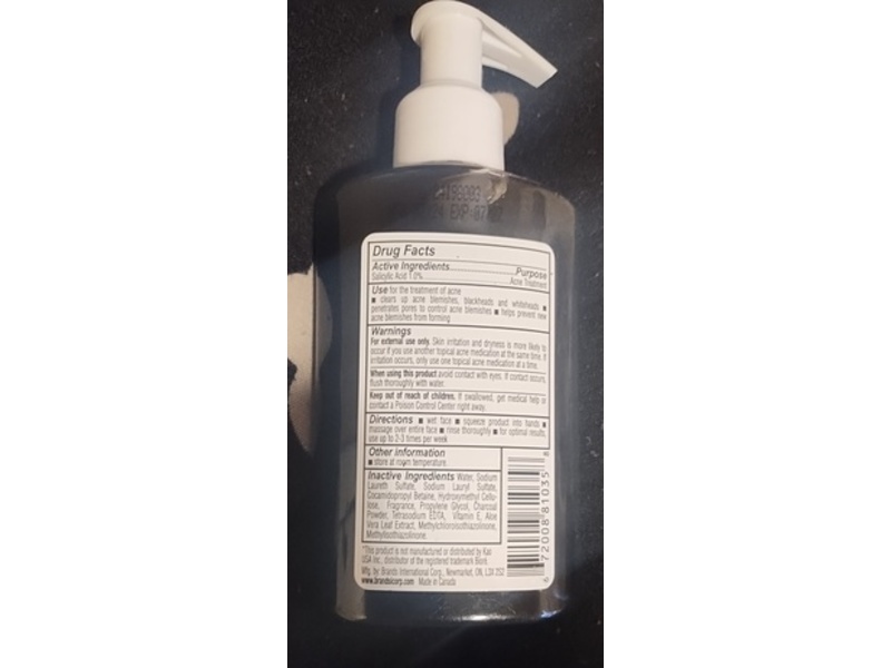 Kissable Charcoal Acne Clearing Cleanser, 5 fl oz/147 mL