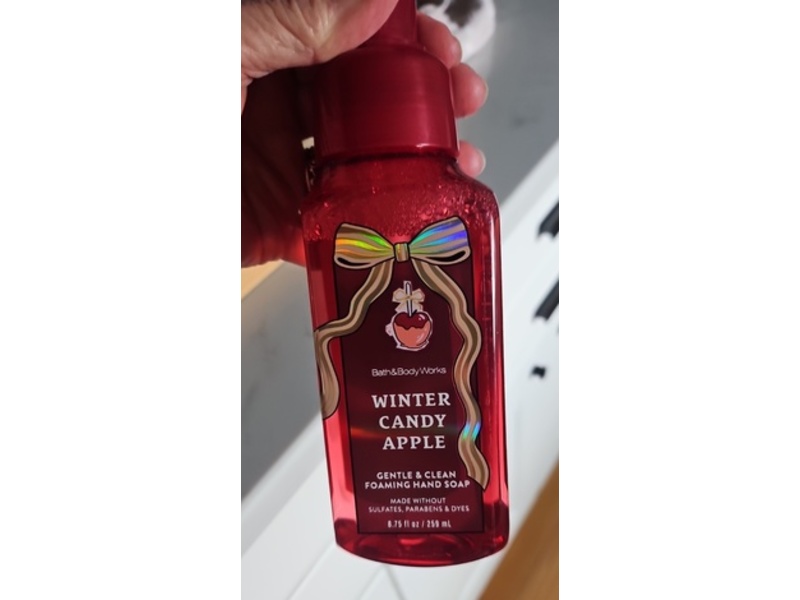 Bath & Body Works Gentle & Clean Foaming Hand Soap, Winter Candy Apple, 8.75 oz/259 mL