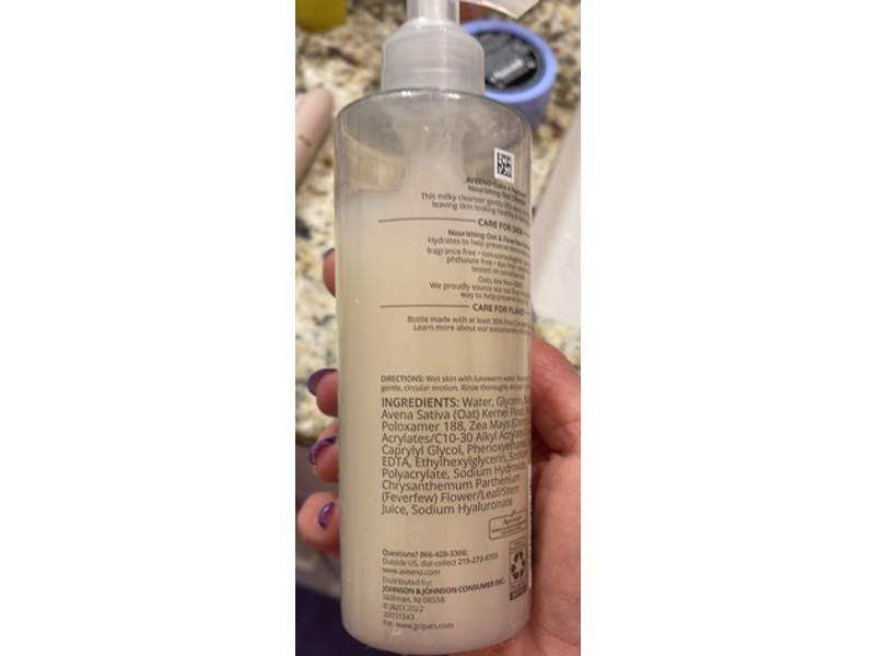 Aveeno Calm + Restore Nourishing Oat Cleanser, Sensitive Skin, 7.8 fl oz/232 mL