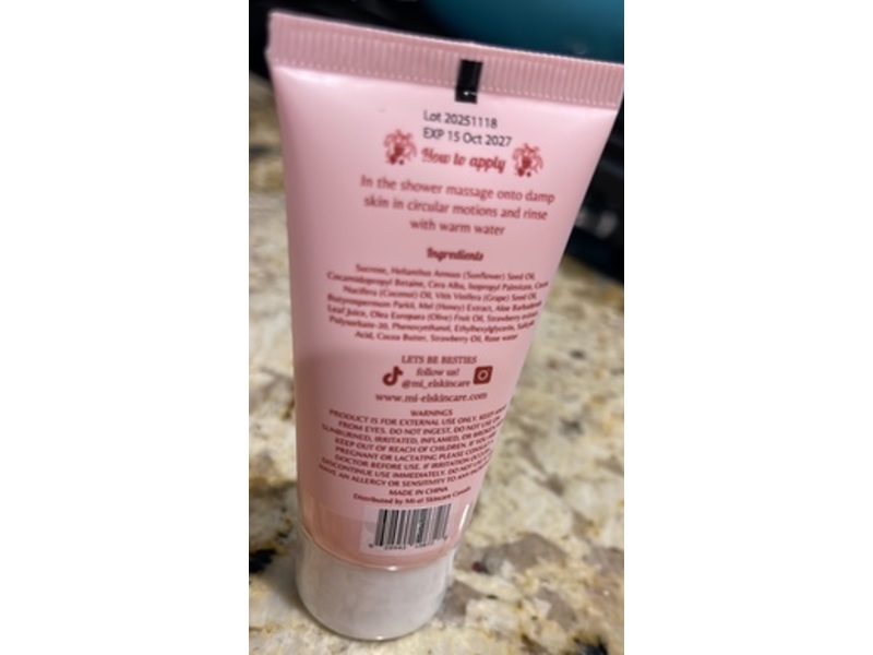 Mi-el Exfoliate & Smooth Strawberry Kiss Sugar Scrub, Hyaluronic Acid & Strawberry Extract, 32 mL