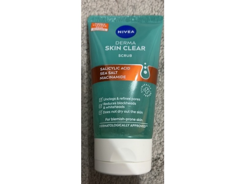Nivea Derma Skin Clear Scrub, 150 mL