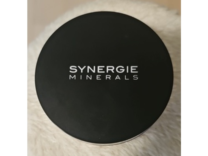 Synergie Minerals Second Skin Crush, SPF 40 PA++++, Ivory Beige, 0.28 oz/8 g