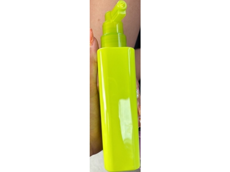 e.l.f. Humidity Hero Anti-Frizz Styling Spray, 6.7 fl oz/200 mL