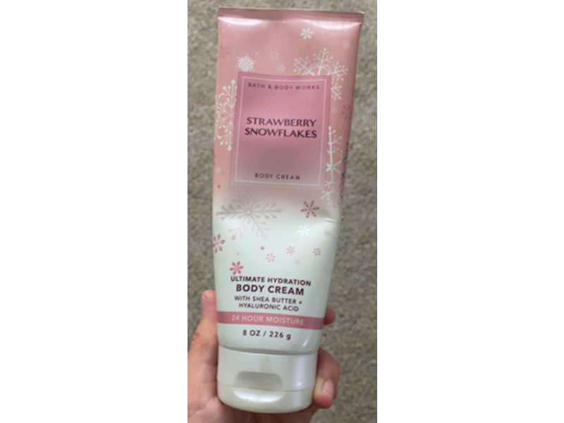 Bath & Body Works Strawberry Snowflakes Body Cream, Shea Butter + Hyaluronic Acid, 8 oz/226 g