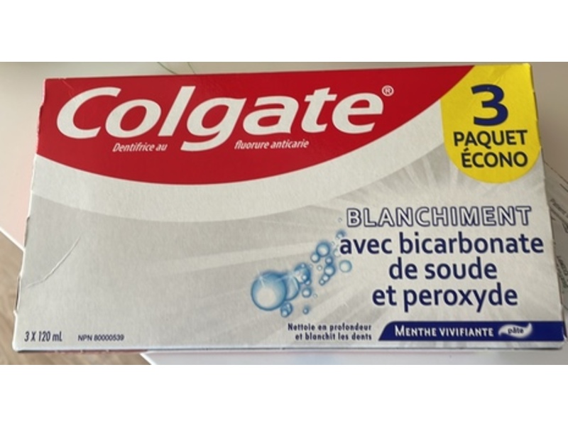 Colgate Baking Soda and Peroxide Whitening Toothpaste, Brisk Mint, 120 mL, Pack Of 3