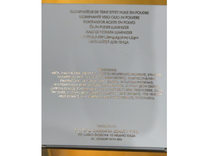 Dolce & Gabbana's Devotion Illuminating Face Powder, 00 Universal Light