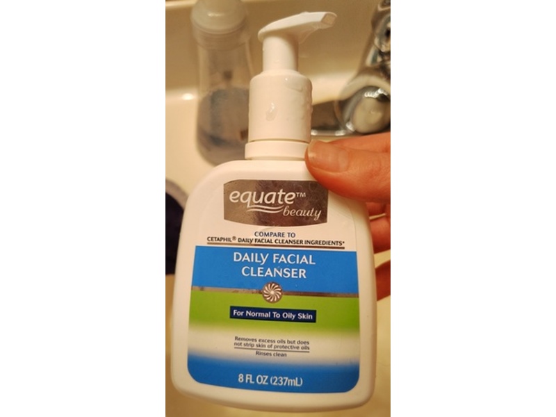 Equate Beauty Daily Facial Cleanser, Normal To Oily Skin, 8 fl oz/237 ml