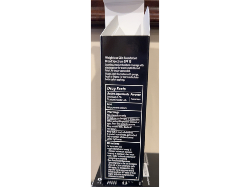 Bobbi Brown Weightless Skin Foundation, Beige, SPF 15, 30 mL