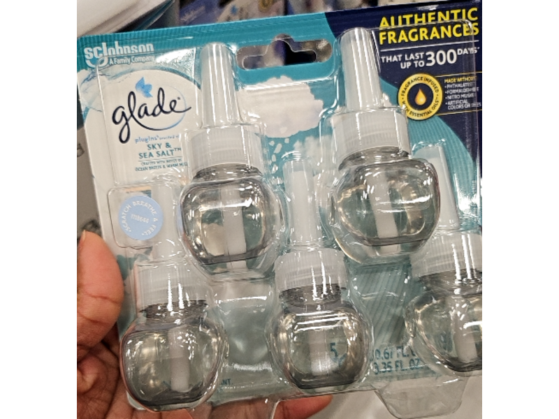 SC Johnson Glade Plugins Scented Oil Refills, Sky & Sea Salt, 0.67 fl oz, Pack Of 5