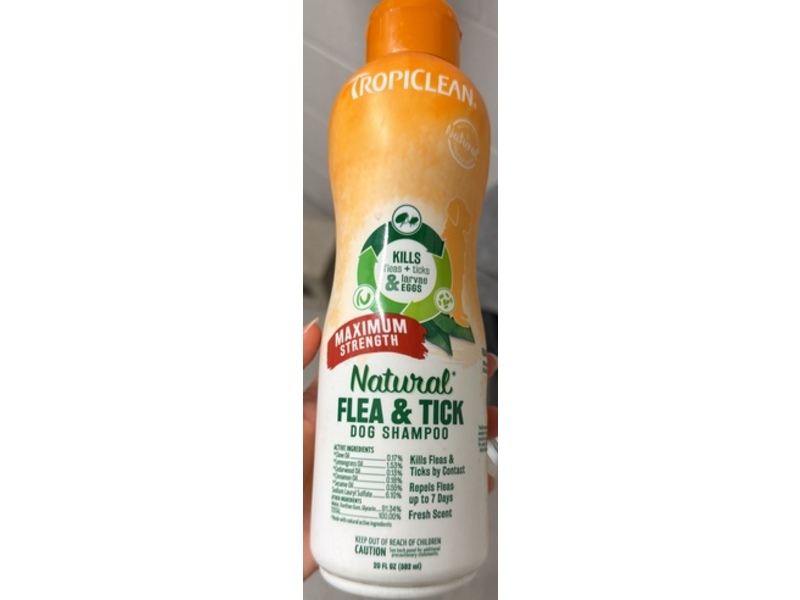 Tropiclean Natural Flea & Tick Dog Shampoo, Fresh Scent, 20 fl oz/592 mL