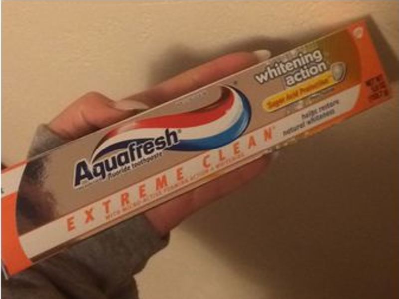 Aquafresh Extreme Clean Whitening Action, Mint Blast, 5.6 oz/158.7 g