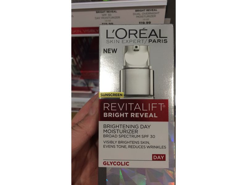 L'Oreal Skin Expert Revitalift Bright Reveal Brightening Moisturizer SPF 30, 1 Fl Oz