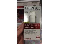 L'Oreal Skin Expert Revitalift Bright Reveal Brightening Moisturizer SPF 30, 1 Fl Oz - thumbnail 2