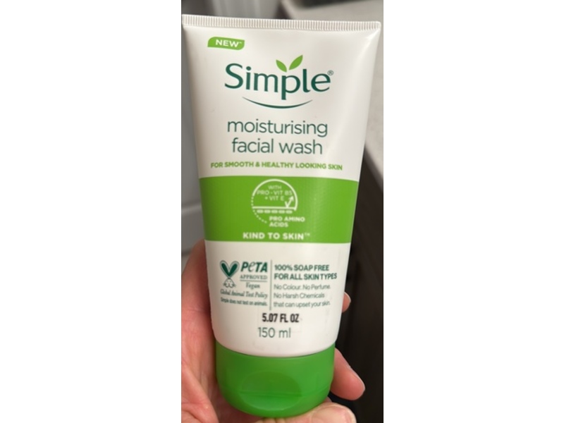 Simple Kind To Skin Moisturising Face Wash, 5.07 fl oz/150 mL
