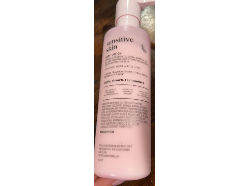 Bath & Body Works Sensitive Skin Colloidal Oatmeal Body Lotion, 7.8 fl oz/230 mL
