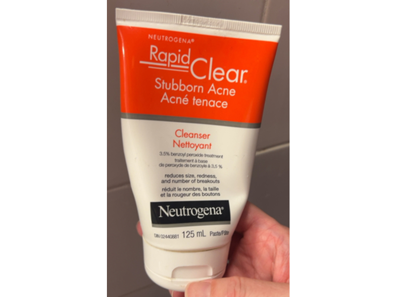 Neutrogena Rapid Clear Stubborn Acne Cleanser, 125 mL