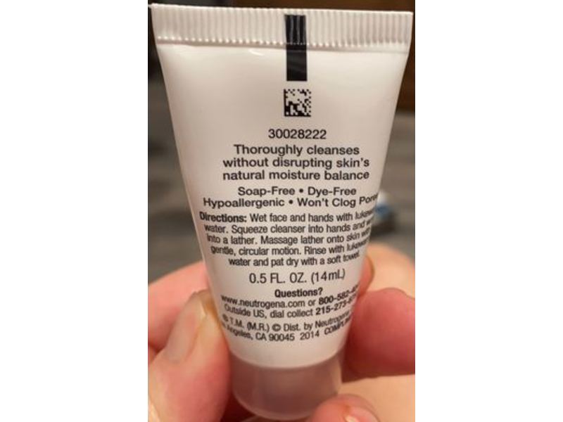 Neutrogena Ultra Gentle Daily Cleanser, Foaming Formula, 0.5 fl oz/14 mL