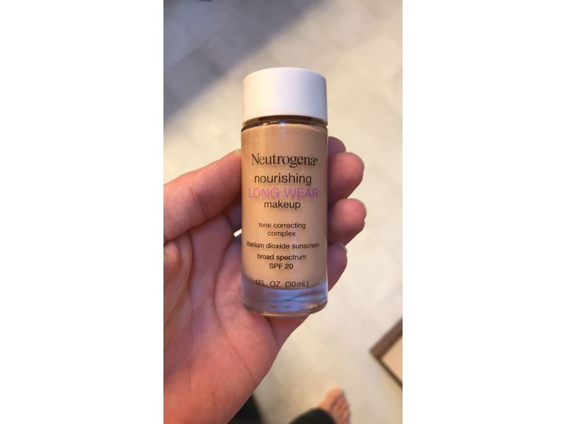 Neutrogena Nourishing Long Wear Makeup, Nude 40 Broad Spectrum SPF 20, 1 fl oz