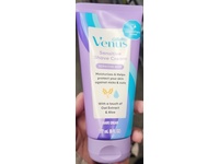 Gillette Venus Sensitive Shave Cream, Oat Extract & Aloe, 6 fl oz/177 mL - thumbnail 2