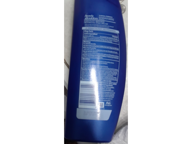 Head & Shoulders Clinical Strength Dandruff Defense & Intensive Itch Relief Shampoo, 13.5 fl oz/400 mL