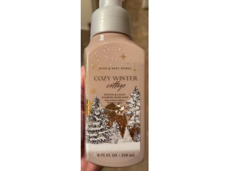 Bath & Body Works Gentle & Clean Foaming Hand Soap, Cozy Winter Cottage, 8.75 fl oz/259 mL