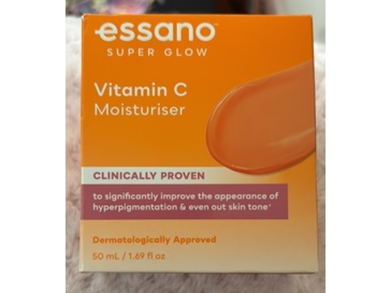 Essano Super Glow Vitamin C Moisture, 1.69 fl oz/50 mL