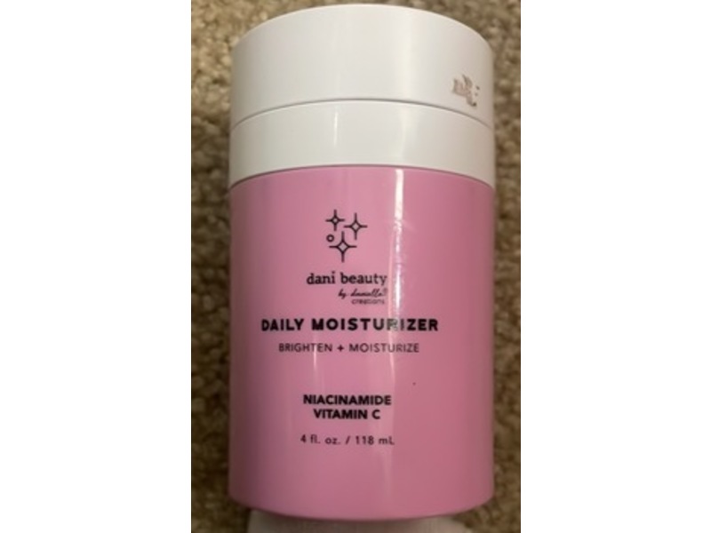 Dani Beauty Daily Moisturizer, Niacinamide, Vitamin C, 4 fl oz/118 mL
