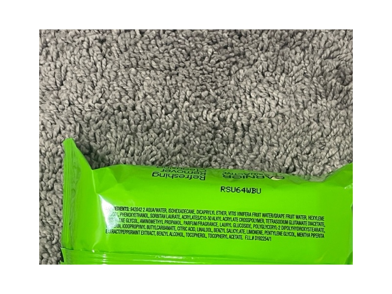 Garnier SkinActive Clean + Refreshing Remover Cleansing Towelettes, Peppermint,25 Ct