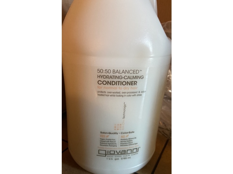 Giovanni 50:50 Balanced Hydrating-Calming Conditioner, 128 oz/3785 mL