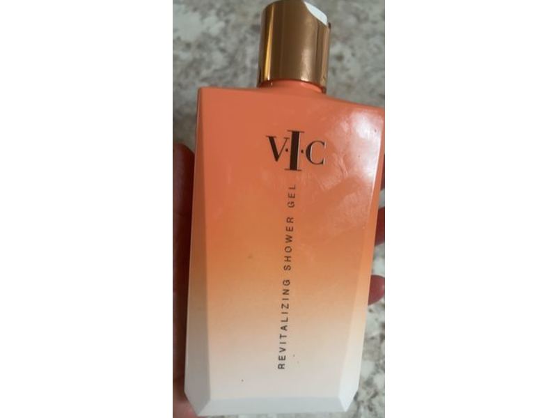 VIC Revitalizing Shower Gel, 7.4 fl oz/220 mL